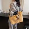 2025 Autumn New Bag Women's Fashion Simple Shoulder Bag Niche Design Casual Trend Large Capacity Tote Bag