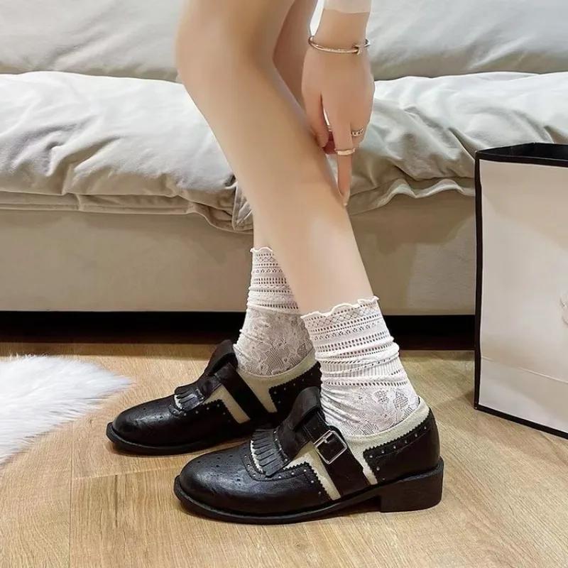 Женские кроссовки, новые модные туфли-оксфорды на платформе для женщин, британский стиль, винтажные вырезы, повседневные кроссовки на плоской подошве для женщин