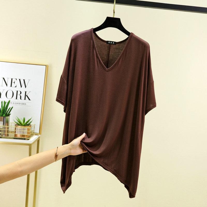 Футболка из модала свободного кроя с V-образным вырезом и рукавами-пятью точками - летняя, легкая, однотонная, топ больших размеров