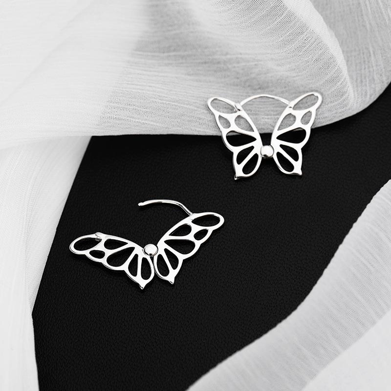 Design Sense Hollow Insect Elf Earrings Female Mori Fashion Small Butterfly Ear Buckles