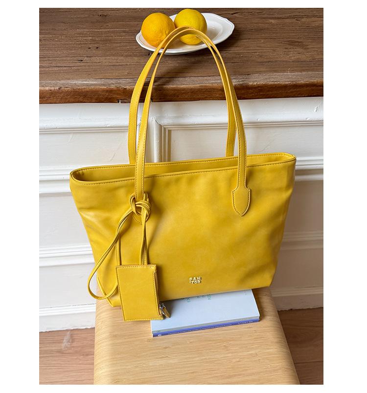 Simple and Large-capacity Tote Bag Women's 2025 New Fashion Texture Underarm Bag Casual Niche Commuter Shoulder Bag