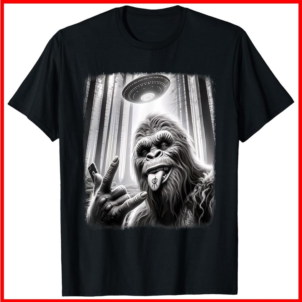 Sasquatch Selfie Big Foot Rock On UFO Alien Funny 0HJXK2 Black Cotton T-Shirt