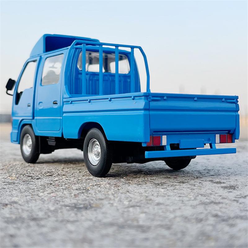 1/32 ISUZU NHR Alloy Car Model Diecasts Metal Dump Truck Vehicles Model Sound and Light Simulation Collection Childrens Toy Gift