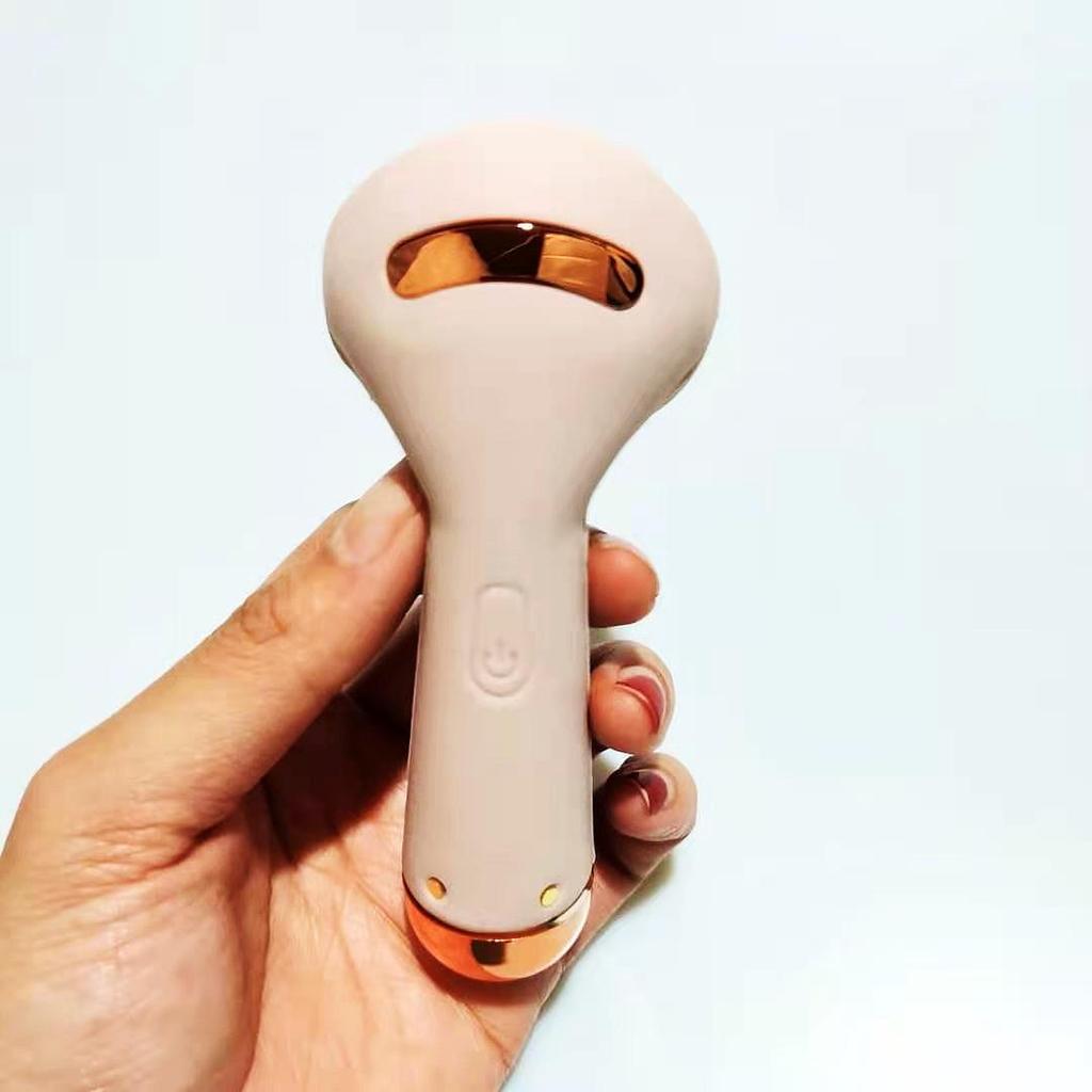 Перезаряжаемая вращающаяся щетка для очищения лица с силиконовым массажером