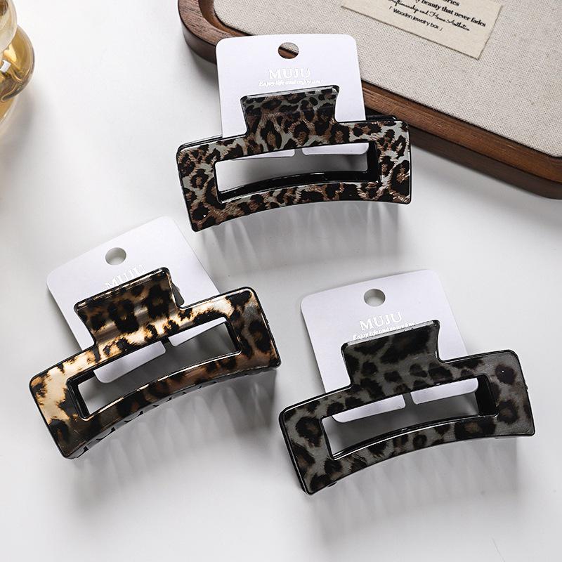 Leopard Print Claw Clip: High-End Shark Style Hair Accessory for Women, Korean-Inspired Ponytail or Back of Head Clip.
