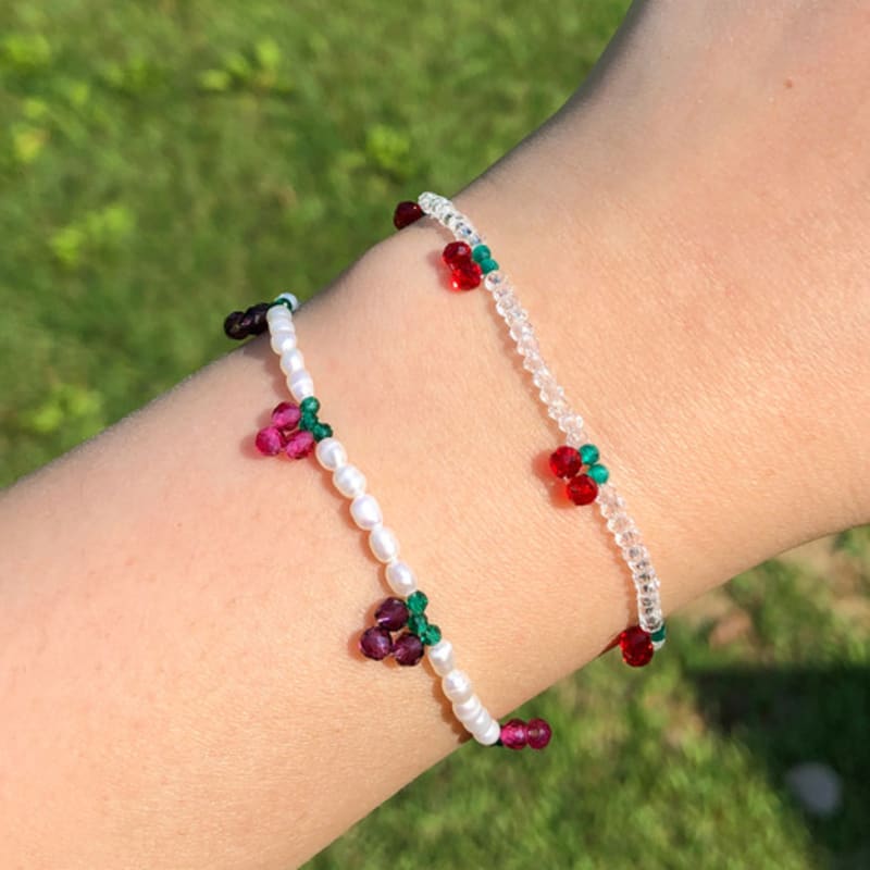 FANTASTIC PLANET raspberry pearl bracelet