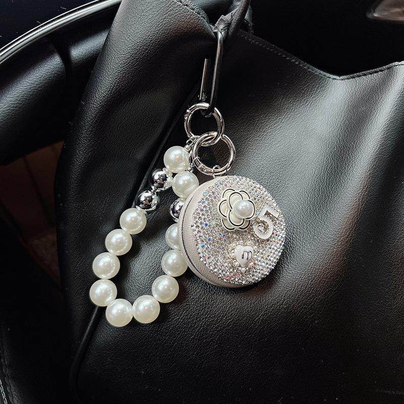 Корейский брелок-зеркало для макияжа «Камелия», украшенное бриллиантами, с ниткой бусин