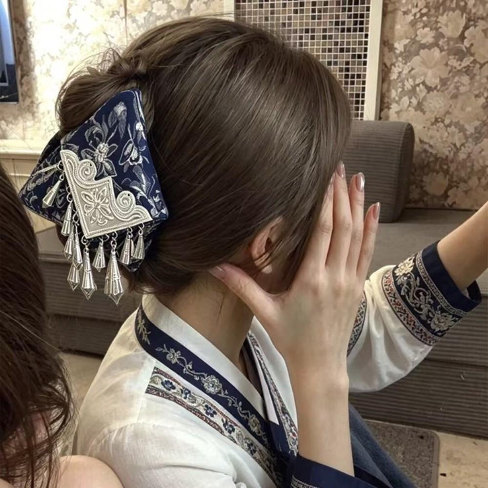 Flower Bow Design Satin Triangle Hair Claw Triangle Shape Hair Accessory New Shark Clip For Women