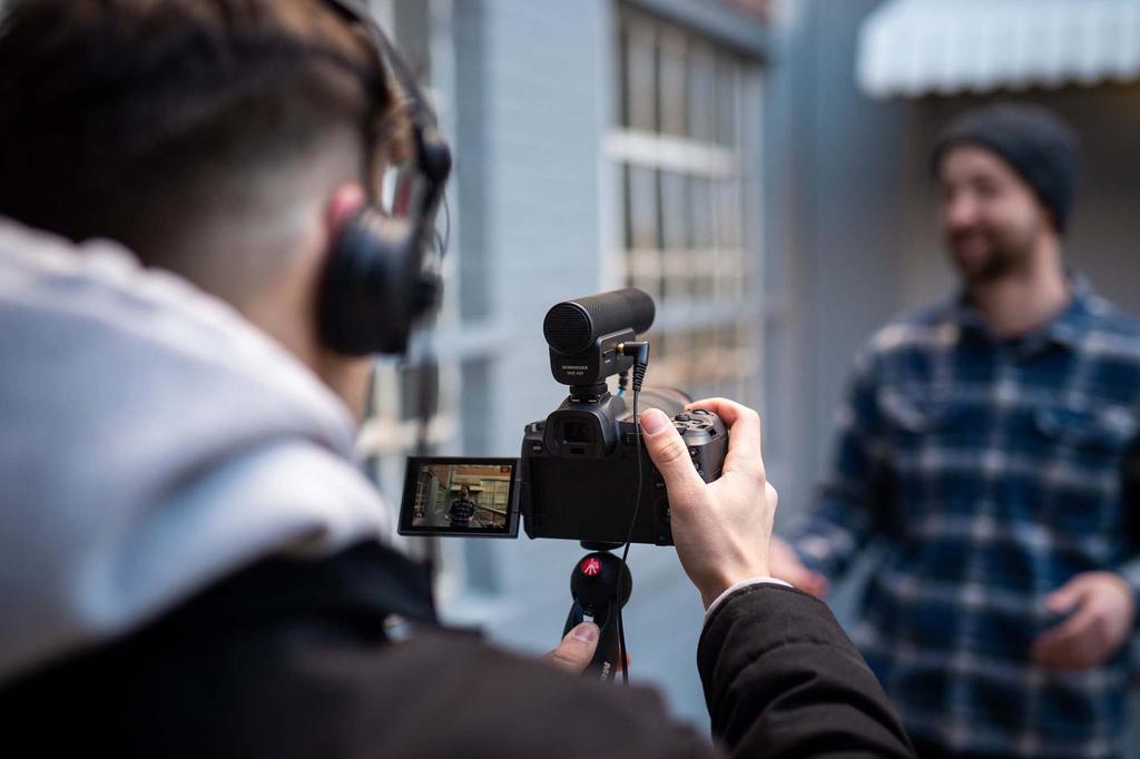 Sennheiser MKE 508898 Черный AUX 400-II []