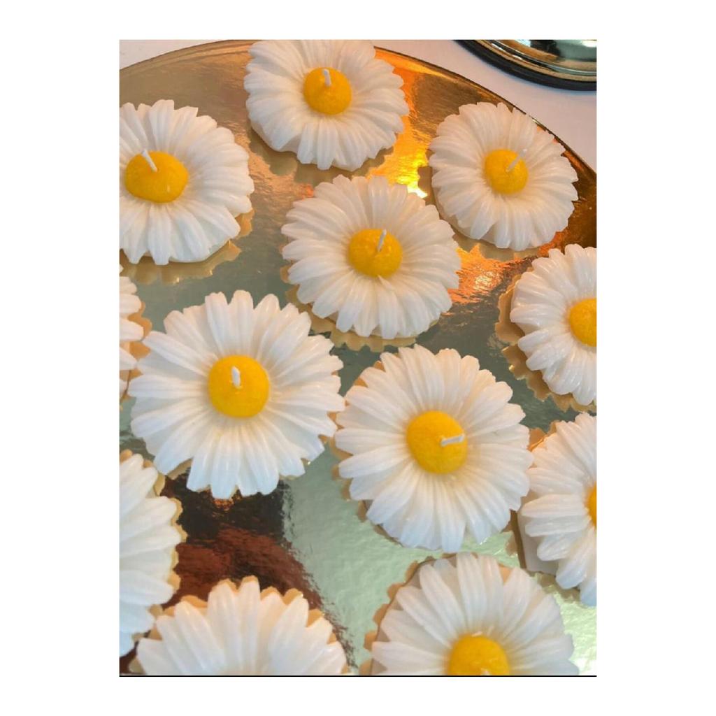 25 Decorated Kraft Boxes And Daisy Candles