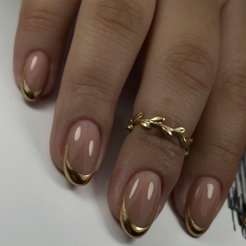24pcs Simple Short Short Round Nude Pink Manicure French Gold Wearable Fake Nail Gold Paste 3D Wearable Nail Clipping