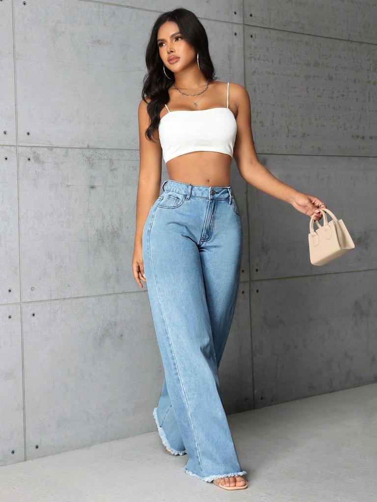 В наличии женские джинсы в пол с низкой посадкой и широкими штанинами