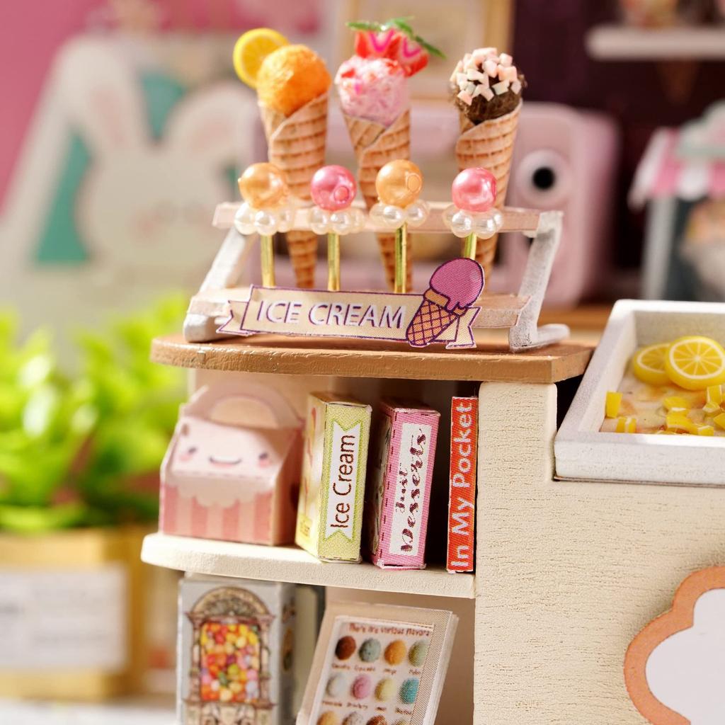 CUTEROOM Dollhouse Kit, Miniature Handmade Set, Beginner's DIY Wooden Dollhouse Toy with Dustproof Cover and LED Light (H023)