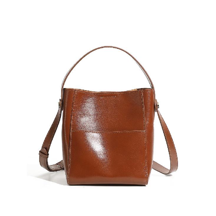 New vintage vegetable-tanned leather shoulder bag, commuter handbag, bucket bag, genuine leather women's bag, large-capacity leather tote bag