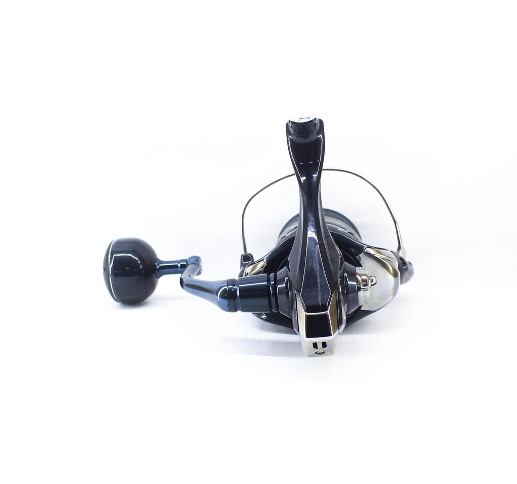 SHIMANO Катушка спиннинговая Stradic 2024 SW 8000 HG (7441)