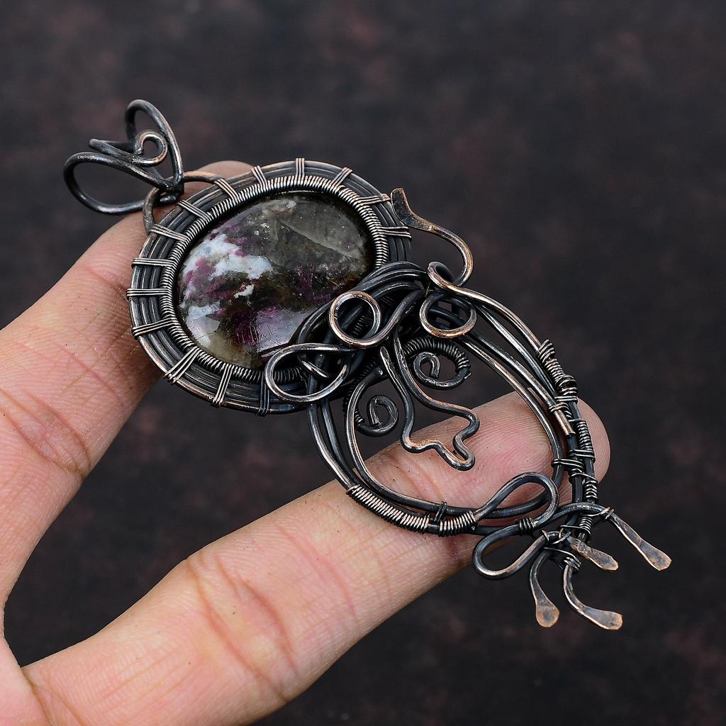 Кулон с розовым турмалином, кулон, обмотанный медной проволокой, украшения с турмалином, кулон с драгоценным камнем, украшения из античной меди, кулон ручной работы, подарок для него