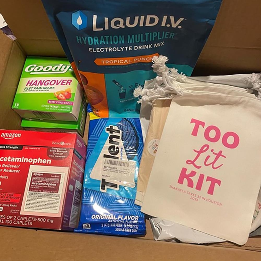 Custom 10Pcs Too Lit Kit Bachelorette Party Favor Hangover Kit Recovery Kit Wedding Souvenirs Gift Bag Bridal Shower Bride To Be