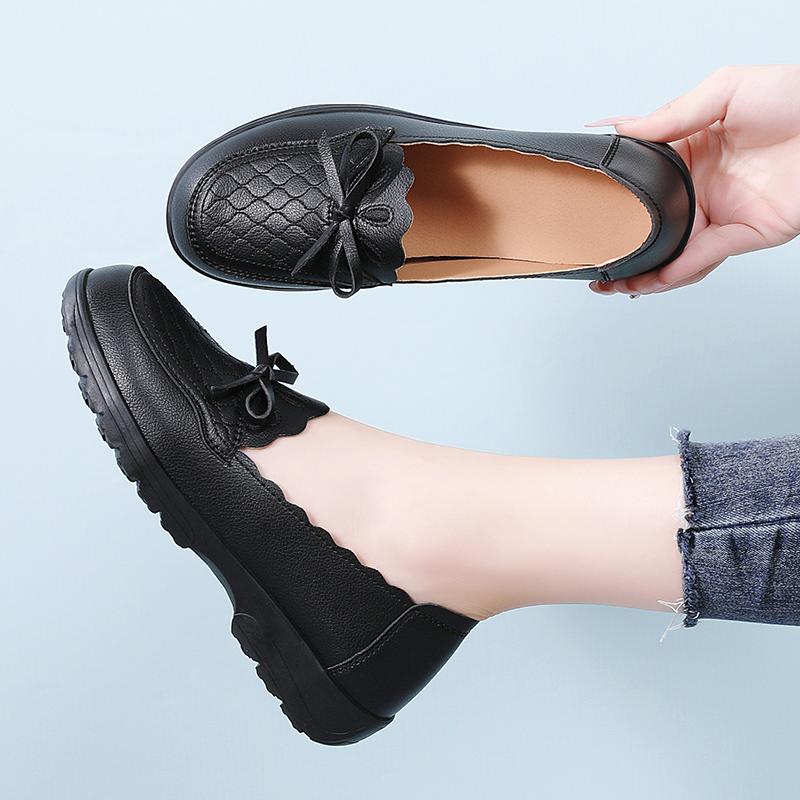 2025 Весна Осень Новые Женские Туфли Мокасины Танкетка Мягкая Подошва Удобные Большие Размеры Мамы Кожаные Туфли На Среднем Каблуке