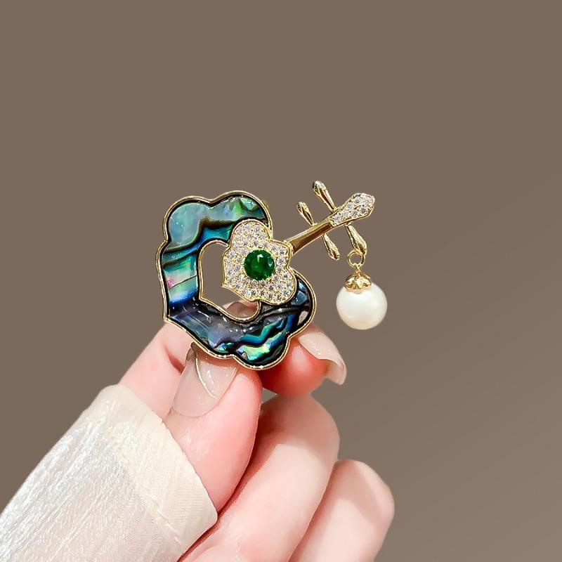Ruyi Pipa Brooch, High-end Female Classical Style, National Trend Pearl Brooch, Cheongsam Corsage