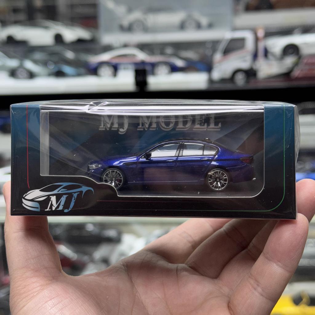 MJ 1:64 BMW M5 F90 four door sedan version simulation die-casting alloy car model collection desktop ornament boy toy