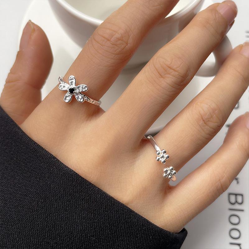 Lan Zhi: Korean Dongdaemun Women's Versatile Flower Ring - Open 925 Sterling Silver