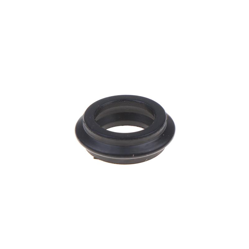 Car Engine Oil Cooler Outlet Pipe Seal for LR030593 Plastic Black Fuel Oil Leak Prevention for Land Rover Auto Parts