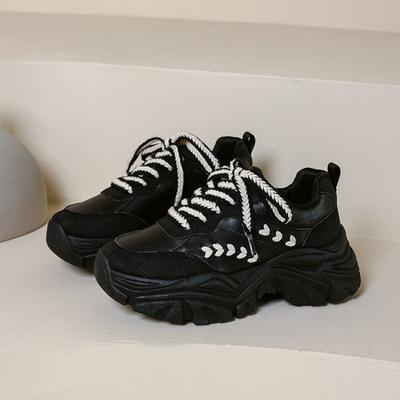 Корейская версия толстой подошвы с увеличенным ростом кроссовки женские 2024 новая мода повседневная простая универсальная женская обувь осеннее время