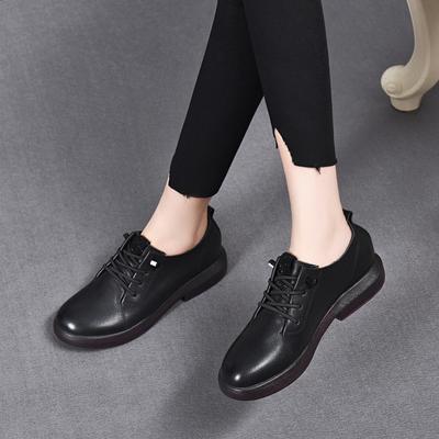 Весенне-летние новые туфли-лодочки на плоской подошве из коровьей кожи первого слоя, с круглым носком, стразами, мягкой подошвой и мягким верхом, маленькие кожаные туфли