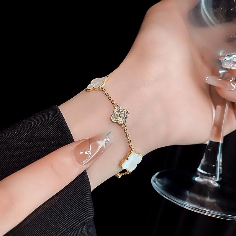Hand Circumference 20cm Pink Fritillary Four-leaf Clover Bracelet Women's 18K Gold Niche Light Luxury
