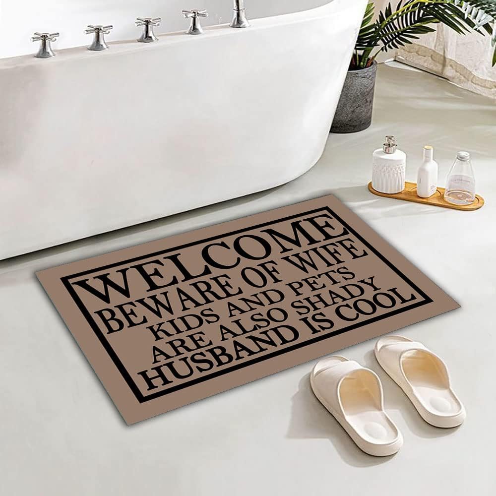 Дверной коврик Входной коврик Смешной коврик для двери Добро пожаловать Осторожно Жена Дети и Домашние животные тоже подозрительные Муж крутой Дверной коврик 23,6" x 15,7"