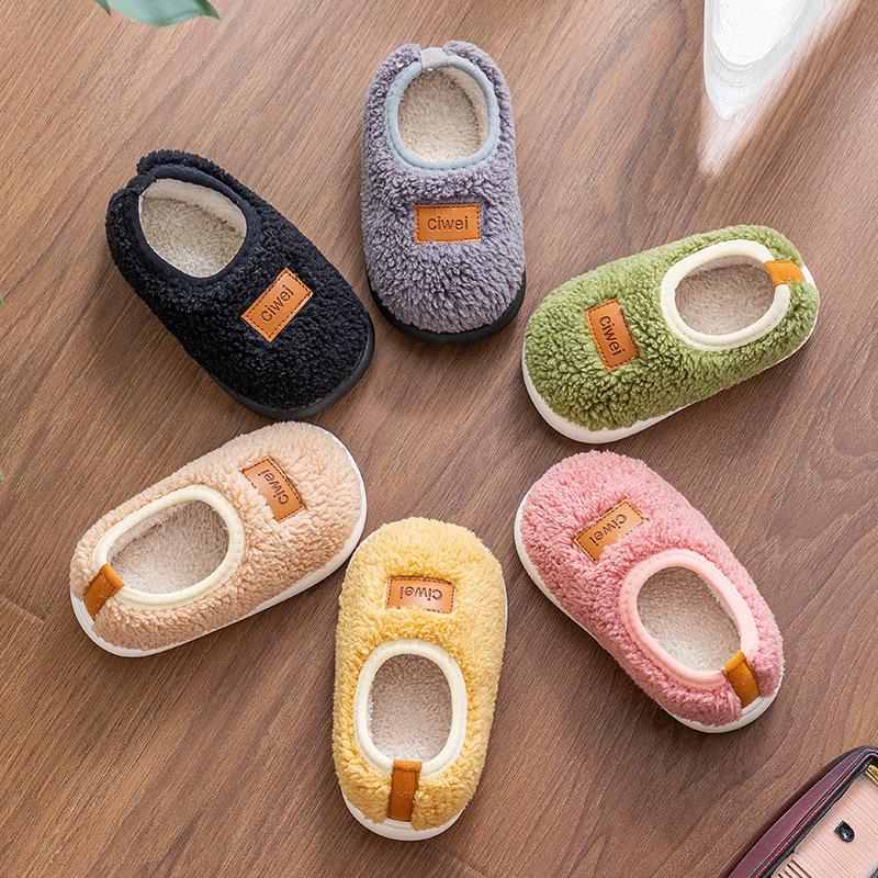 Детские тапочки из хлопка с рисунком для дома из бархата, теплые, для мальчиков и девочек, милые, с мягкой подошвой, осенние детские тапочки, зимние, новые модели