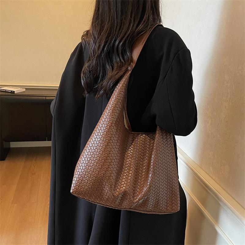Casual Large-capacity Bag Female Popular Versatile Foreign Style Shoulder Bag Bucket Bag