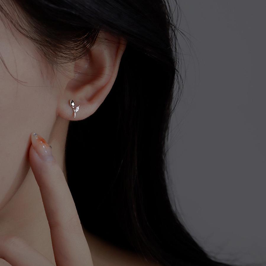 F136 Титановый сплав Тюльпан Губа Трагус Пирсинг Украшения - Стержень 1,0/1,2 мм, 0,9 Зубца