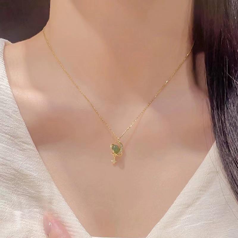 National Style Star Moon Necklace Women's Niche Light Luxury Star Moon Pendant Collarbone Chain Jewelry