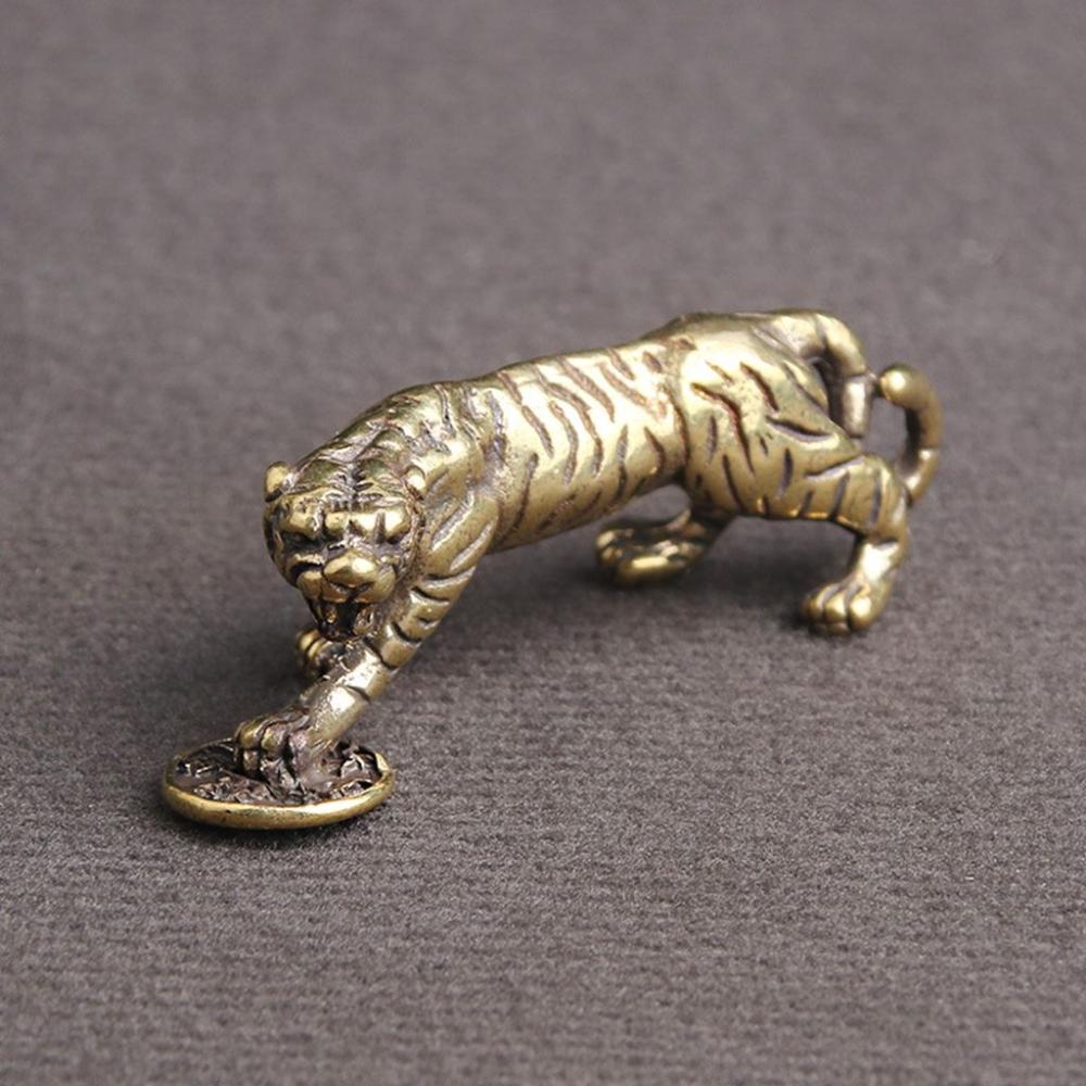 Animal Sculpture for Home,Office,Car Key Chain Diy Desktop Decor Ornaments Crafts Tiger Figurine