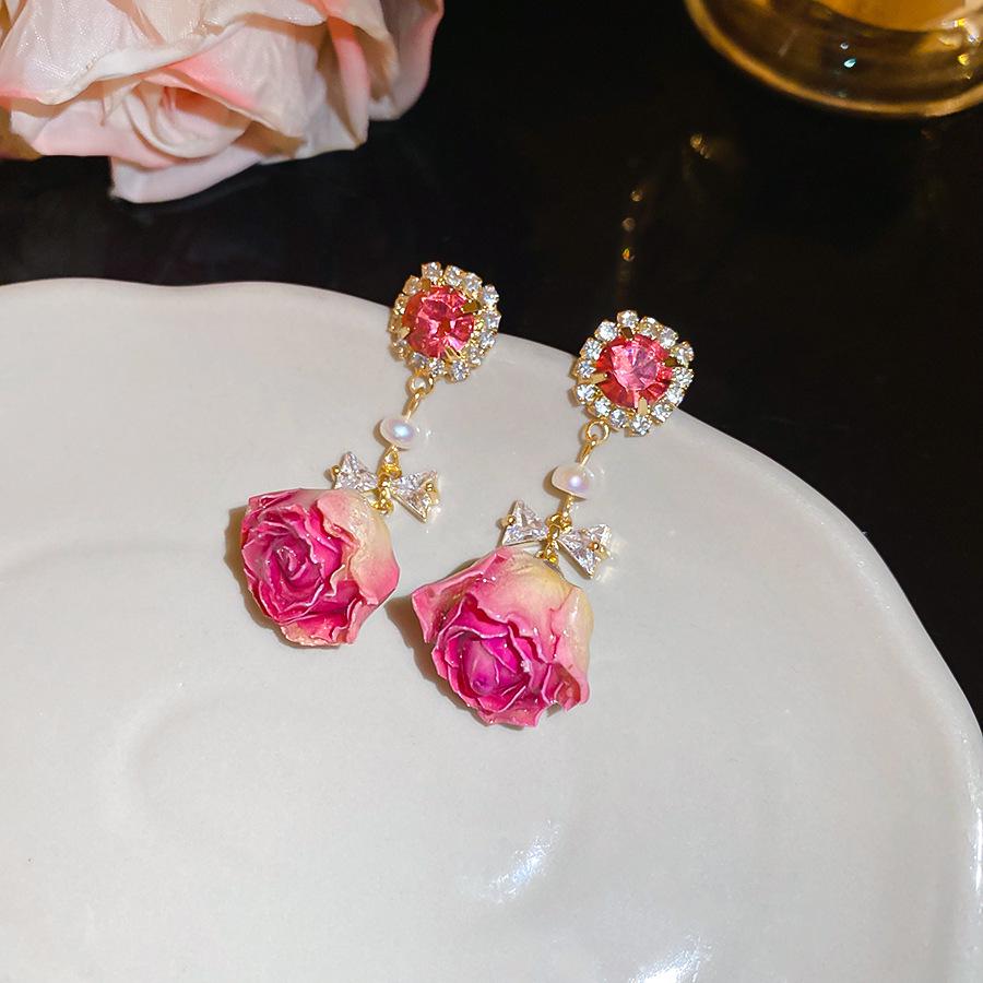 Серьги-пусеты «Серебряная игла» с вырезами в виде розовых бабочек и цирконами - Высококачественная роскошная модная бижутерия