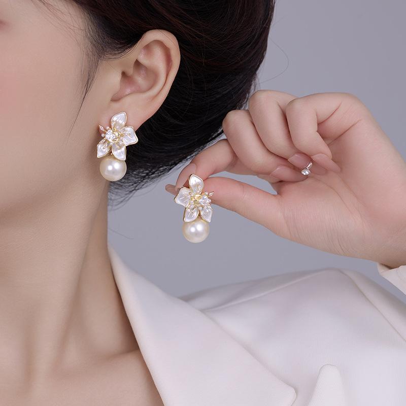 Нежные серьги-бабочки в гонконгском стиле с жемчугом, трехмерные цветы, изысканные серьги, темперамент, легкие, роскошные, высококачественные украшения для ушей