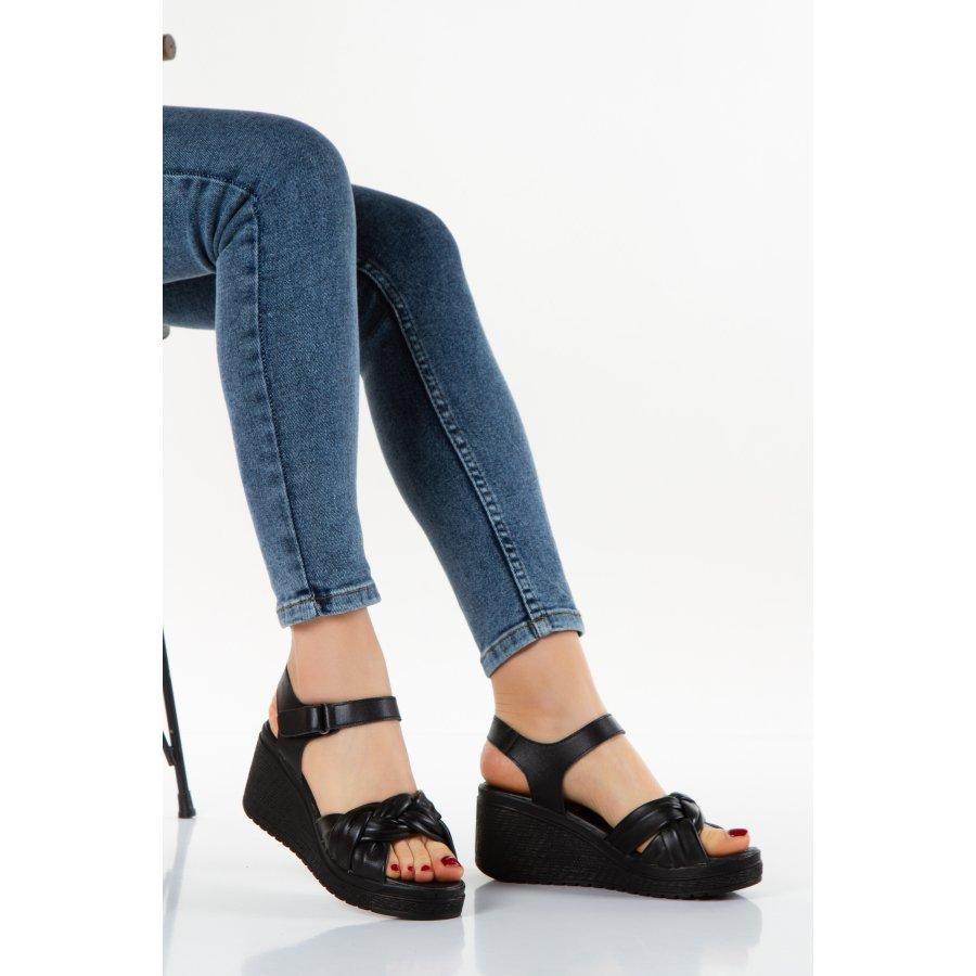 Женские кожаные повседневные сандалии на танкетке