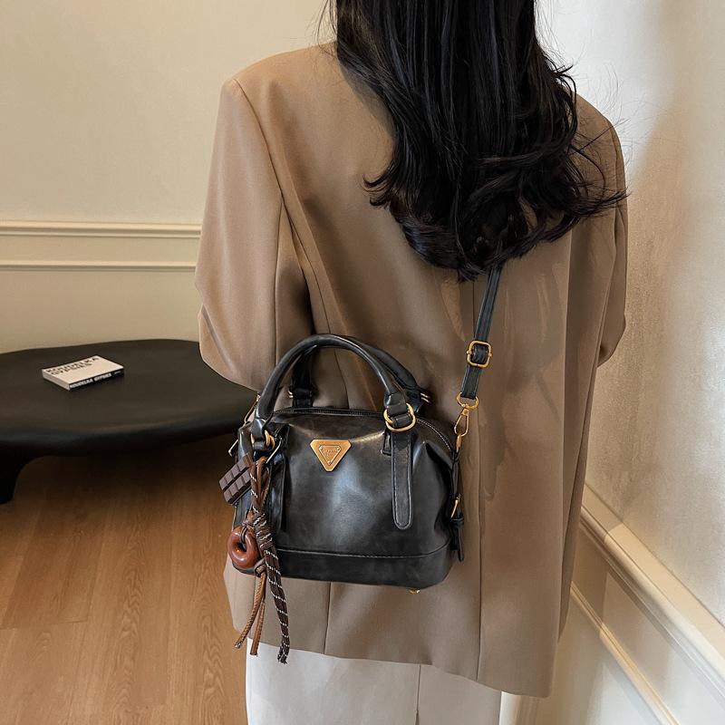 Premium Portable Small Square Bag Retro Fashion Casual Shoulder Bag 2025 Autumn and Winter New Trendy Messenger Bag