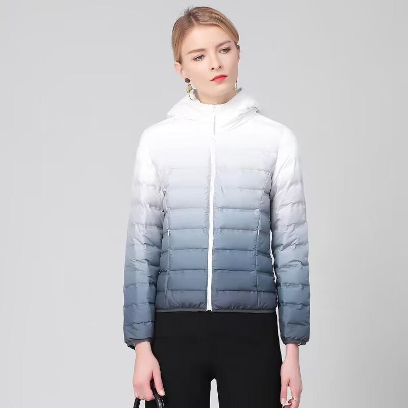 Пуховик женский, легкий, короткий, с градиентом цвета 90, на белом утином пуху, с капюшоном, приталенный, маленький, легкий, пуховик