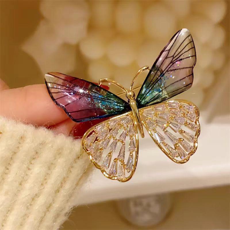 Korean Elegant Light Luxury Brooch - High-End Anti-Exposure Pin for Women's Clothing Accessories