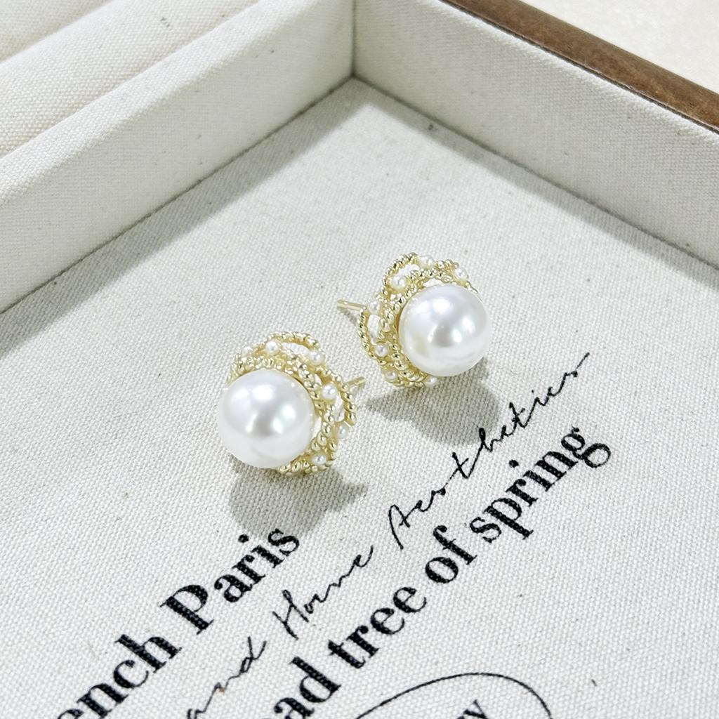 Pearl Earrings Simple Commuter Versatile Stud Earrings Niche Design Light Luxury High Sense Retro Earrings Women
