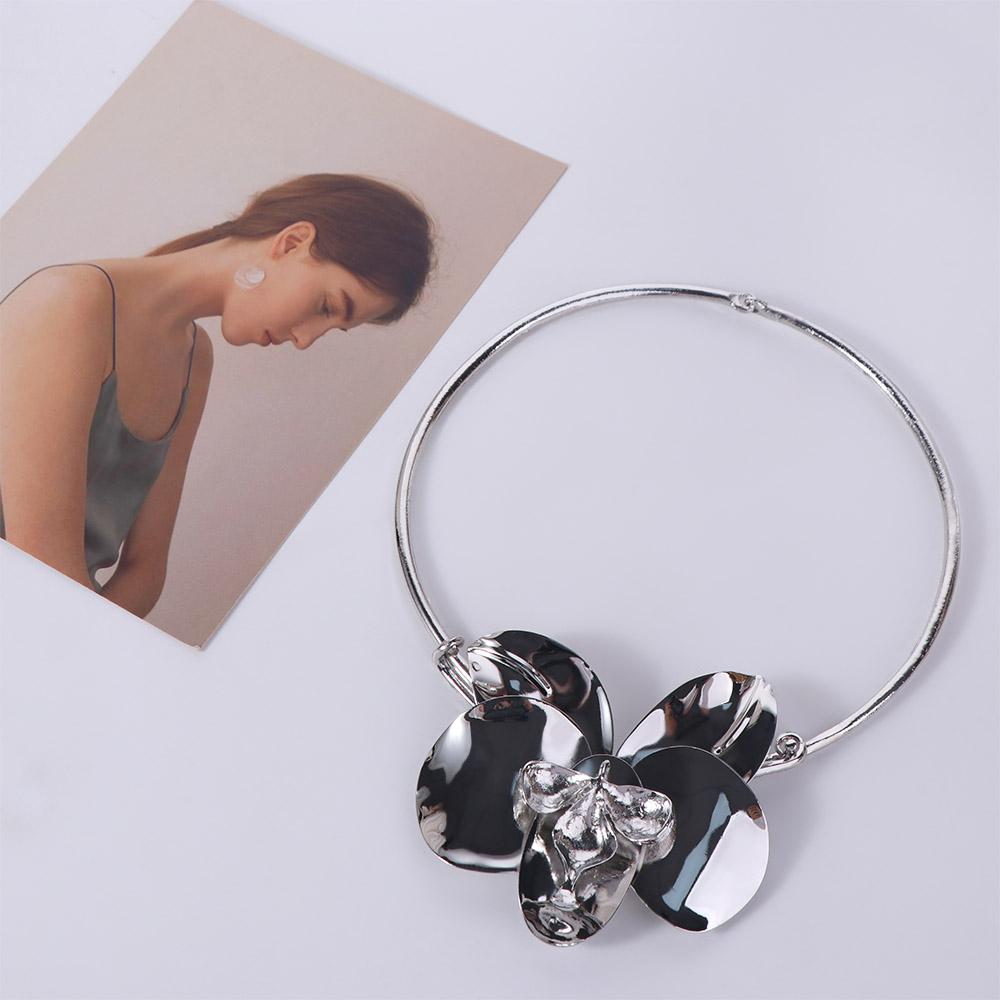 Zinc Zinc Alloy 3D Flowers Necklaces Oversize Exaggerated Choker Luxury Large Metal Flower Necklace Women