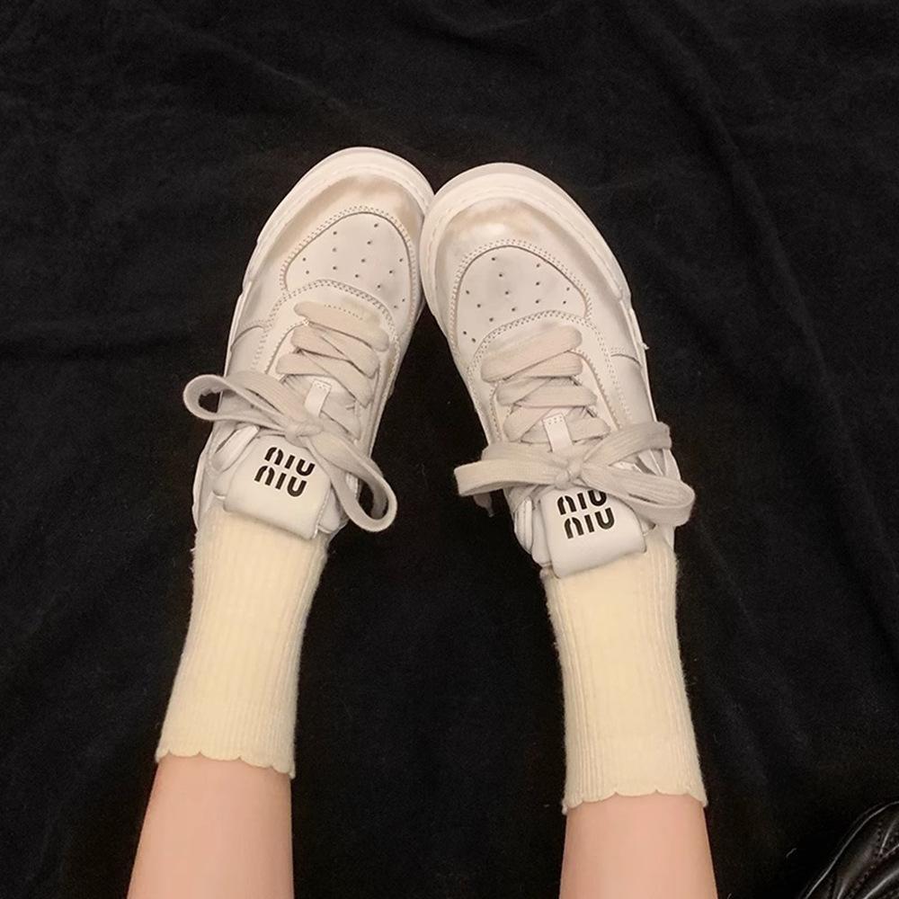 У Су Иньинь есть такой же товар в наличии. Новые модели универсальны и улучшены. Маленькая грязная обувь - это толстоподошвенная и старая повседневная обувь.. Кеды ар