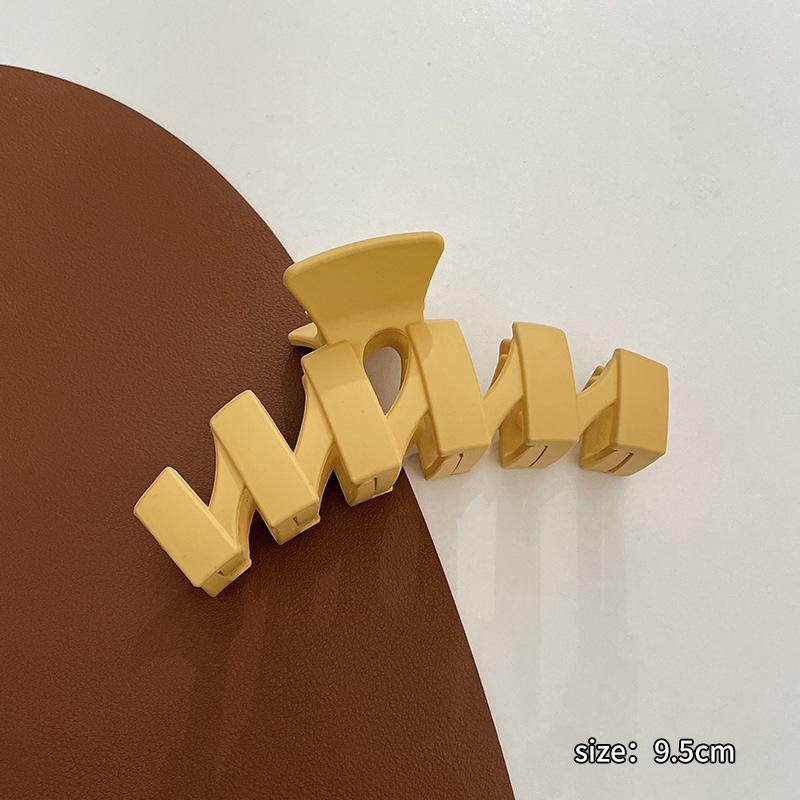 Большая женская шпилька высокого класса: Новая модель Shark Clip 2025 года на осень/зиму