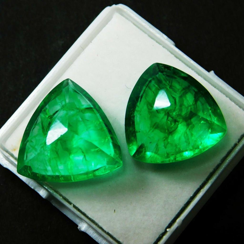 Natural Green Emerald Loose Gemstone 16.56 Ct Trillion Shape Pair