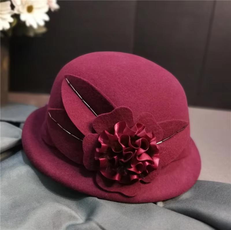 Women's Elegant Fall Winter Beret Hat Luxury Pearl Soft Wool with Flower Bow New Style Fashionable Warm for Casual Party Scenes