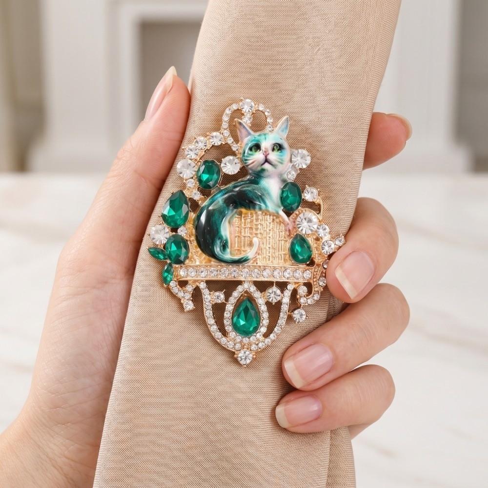 Fashion Vintage Cat Brooch Exquisite Metal Enamel Cat Lapel Pin Light Luxury Imitation Rhinestone Brooch Clothes Decoration