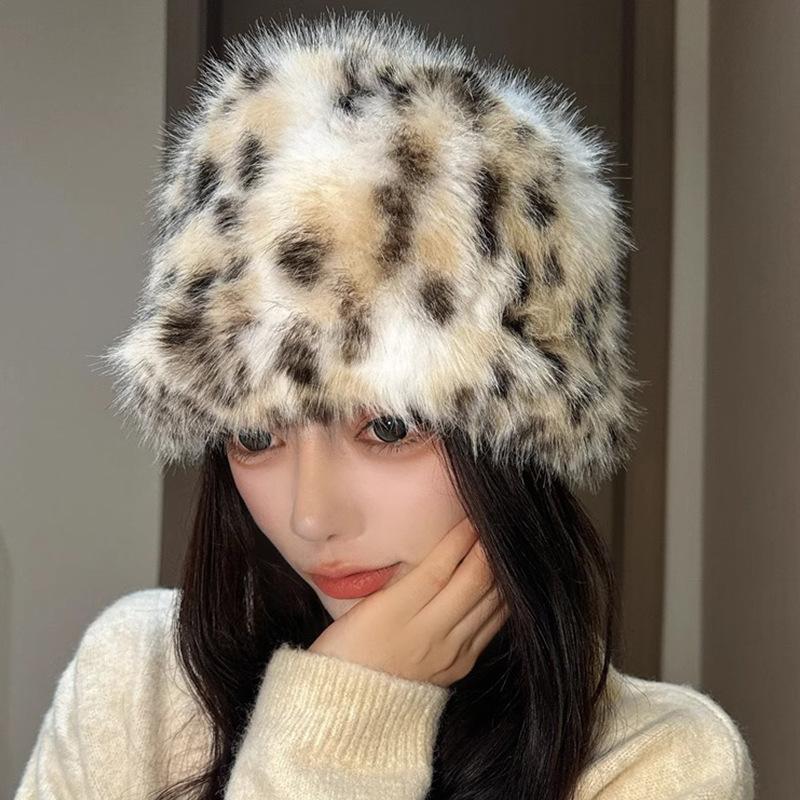 Новая плюшевая шляпа-панама с леопардовым принтом для женщин, для защиты от холода зимой, с защитой ушей, шляпа-ведро и шляпа-тазик, нежная к лицу, универсальная шляпа, модная