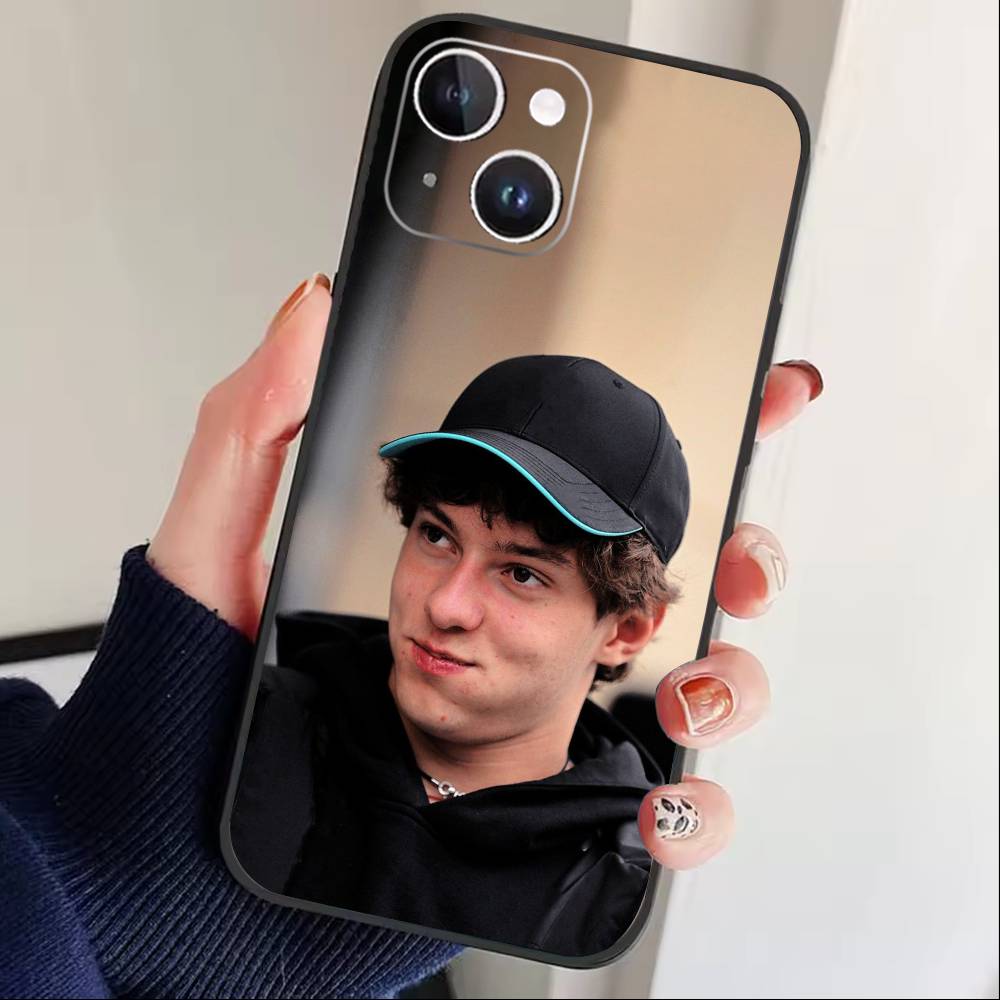 Чехол для телефона L-Kimi Cool A-Antonelli для iPhone 17, 16, 15, 14, 13, 12 Plus, Max Мягкий силиконовый черный чехол